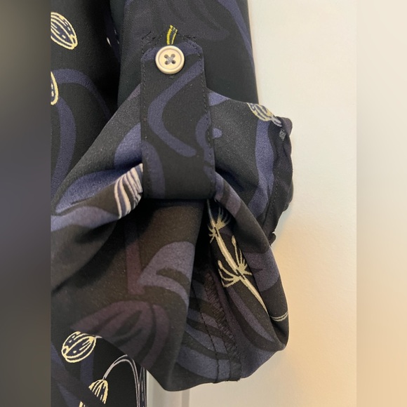 NWT ~ LOFT ~ Blue and black with flowers blouse - Picture 3 of 7